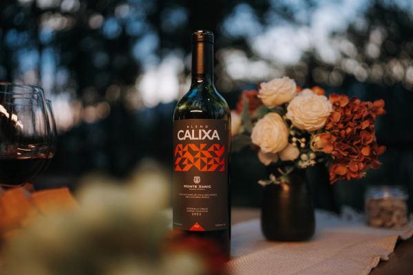 Botella de Vino Calixa Blend