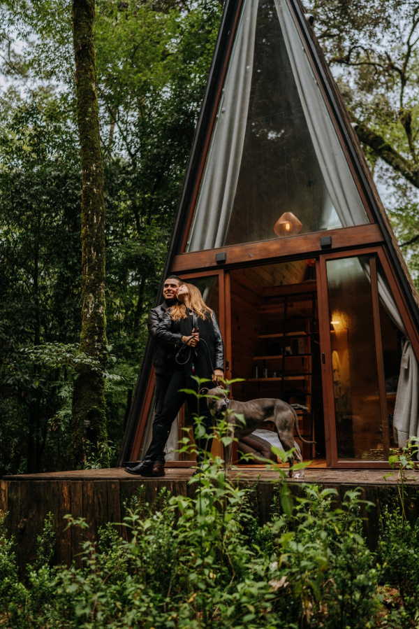 5 Tips para Viajar con tu Mascota: Aventura en la Naturaleza y Glamping