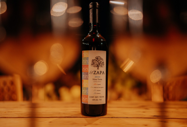Botella de vino ZAPA