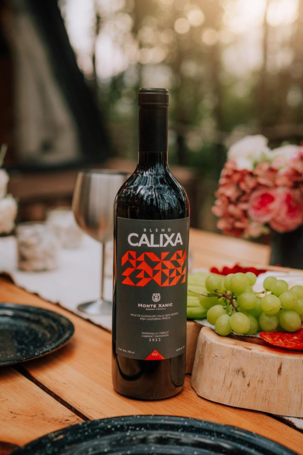 Botella de Vino Calixa Blend